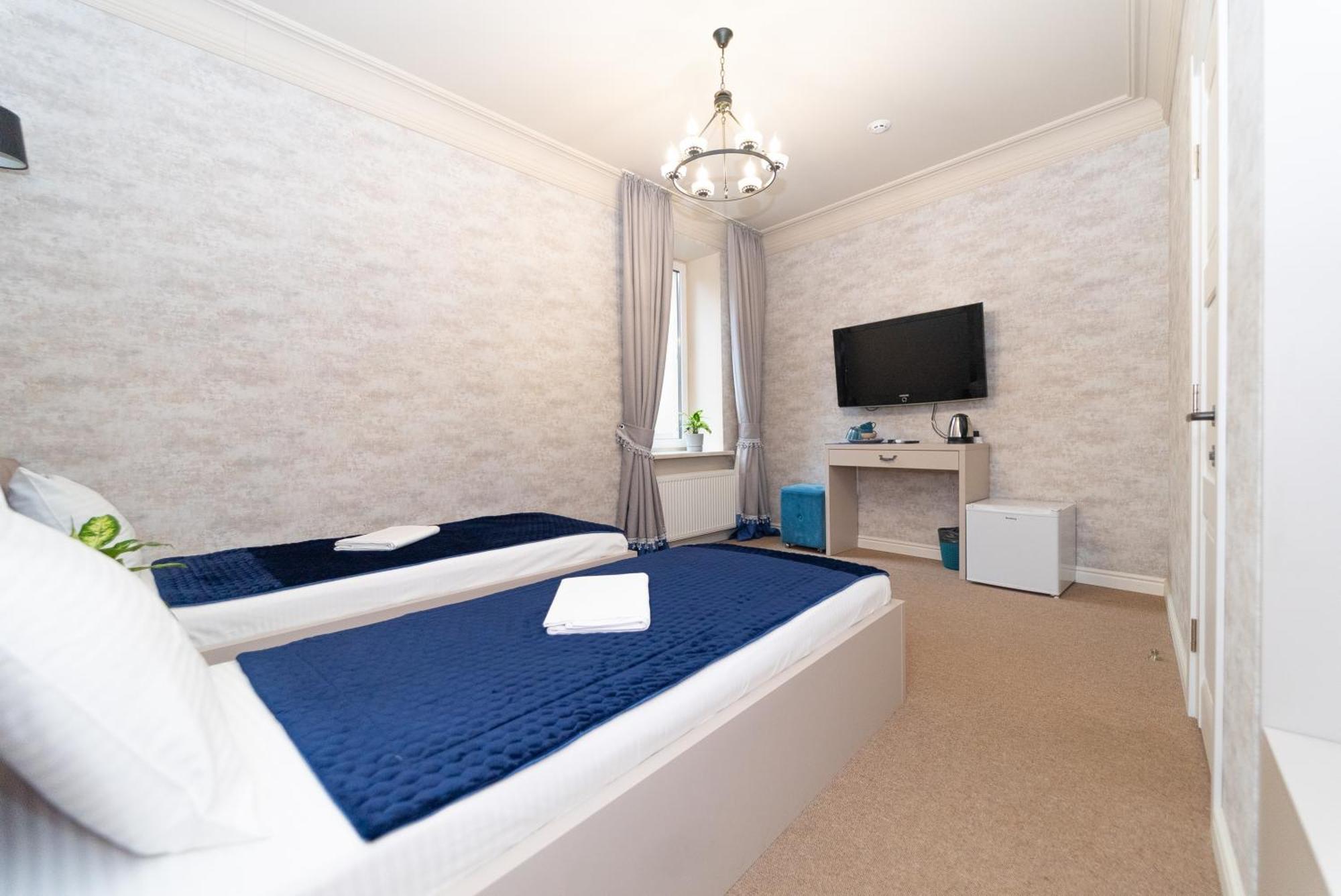 Maner Hotel Odessa Extérieur photo